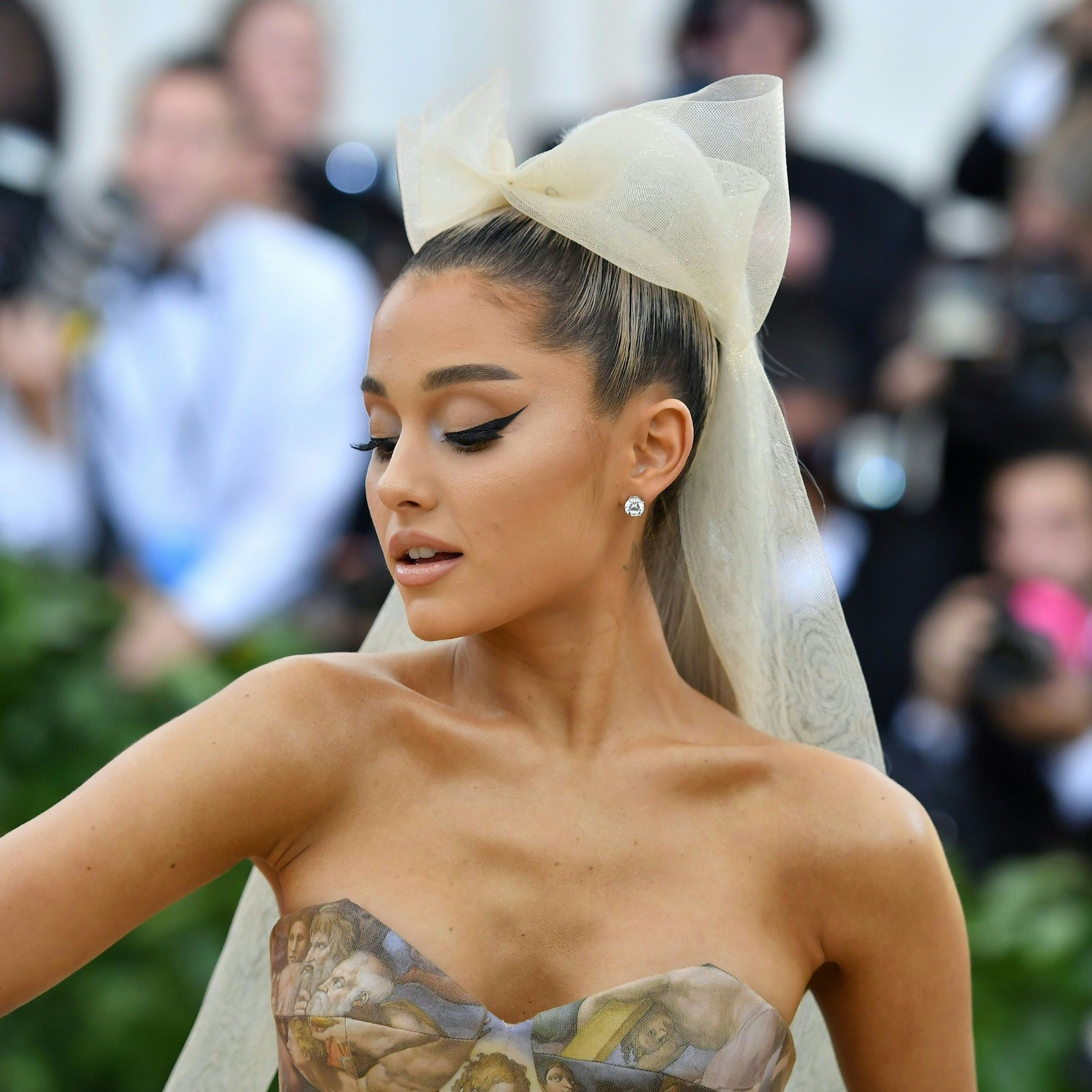 Ariana Grande Launching New Beauty Line 'God is a Woman.' Daily