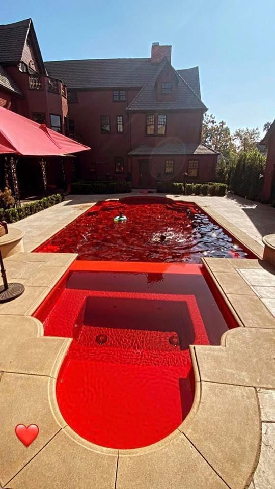 Kat Von D Sells Gothic LA Complete With Blood-Red Swimming Pool. - Daily Candid News
