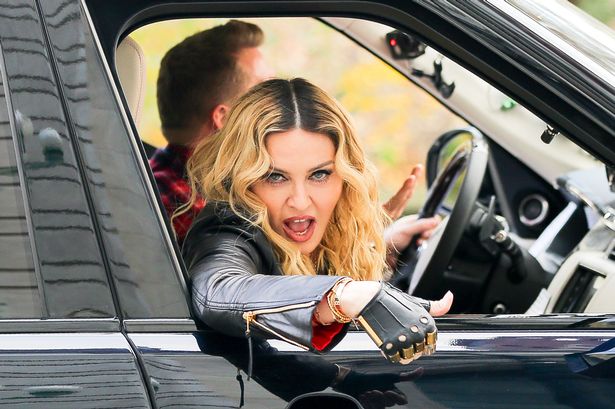 pay-exclusive-madonna-and-james-corden-are-spotted-doing-carpool-karaoke-while-they-where-driving-aroun-1