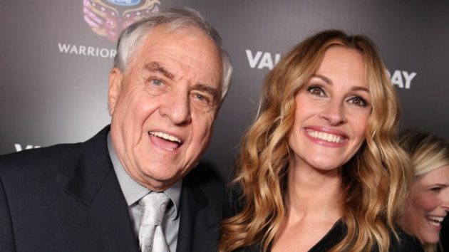 Mandatory Credit: Photo by Eric Charbonneau/REX/Shutterstock (4377655cy) HOLLYWOOD, CA - FEBRUARY 08: Director Garry Marshall and Julia Roberts at Warner Brothers Pictures World Premiere of 'Valentine's Day' on February 08, 2010 at Grauman's Chinese Theatre in Hollywood, California.  Warner Bros. Pictures World Premiere Of 'Valentine's Day'  Hollywood Los Angeles, America.
